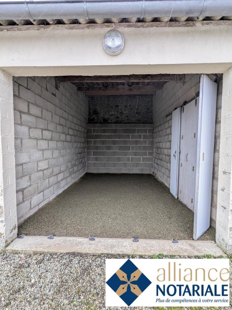 garage en Location à Vire (14500)