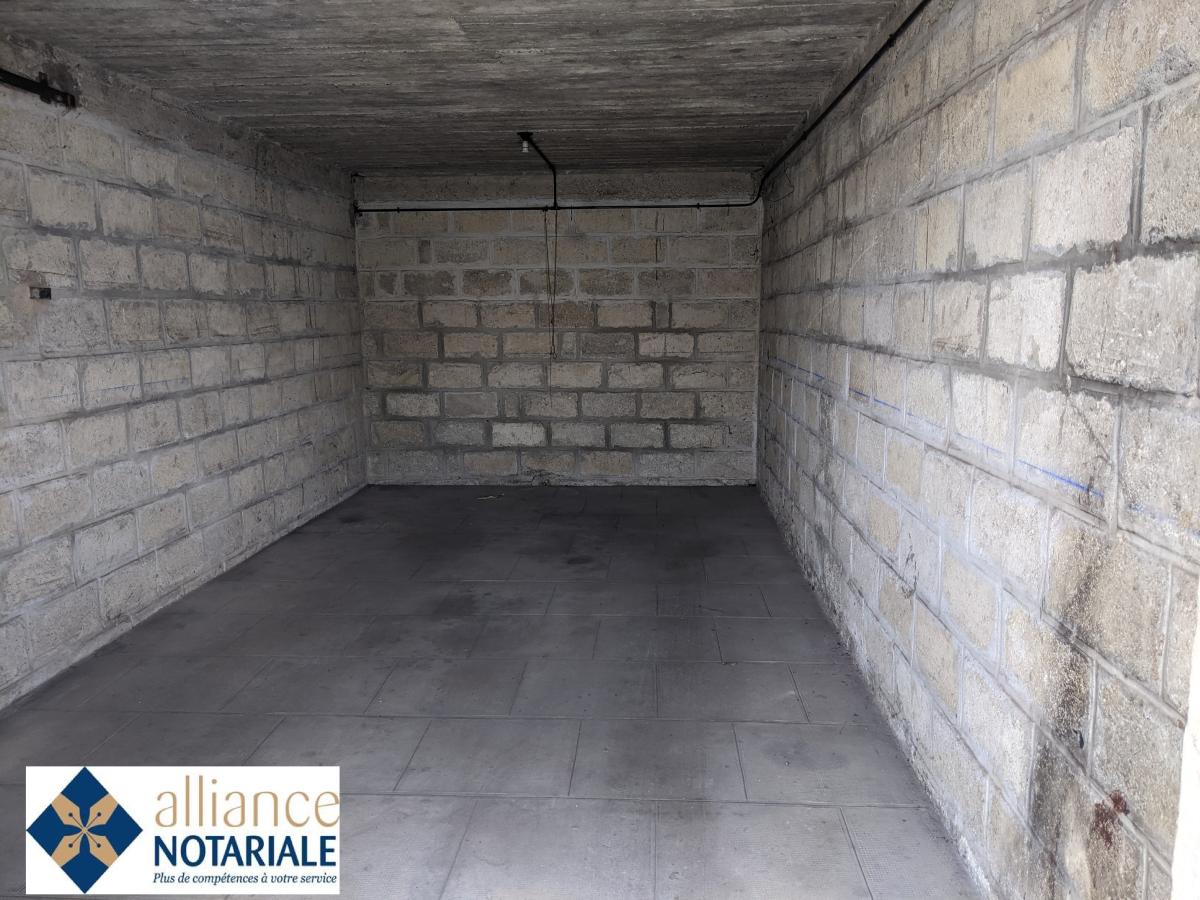 garage en Location à Vire (14500)
